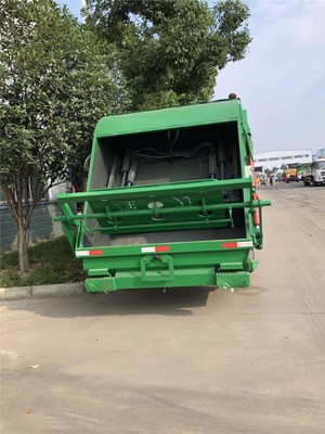 黔東南小型環(huán)衛(wèi)裝備掠影 4噸拉臂式壓縮垃圾車與垃圾中轉(zhuǎn)站設(shè)備解析